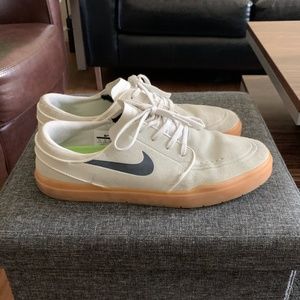 Nike SB Janoski